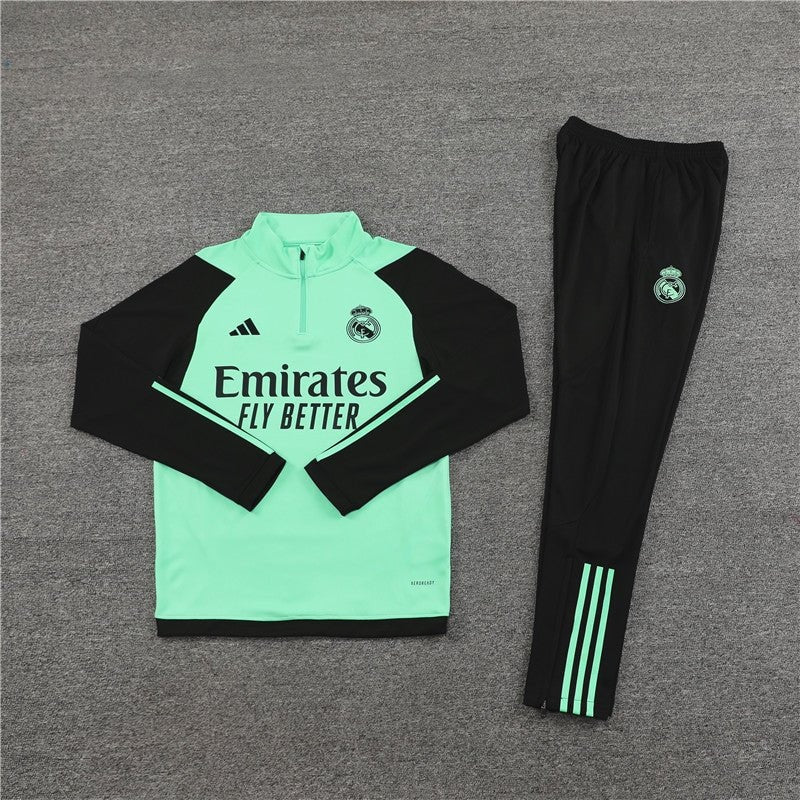 Special Edition Tracksuit Kit - Detail