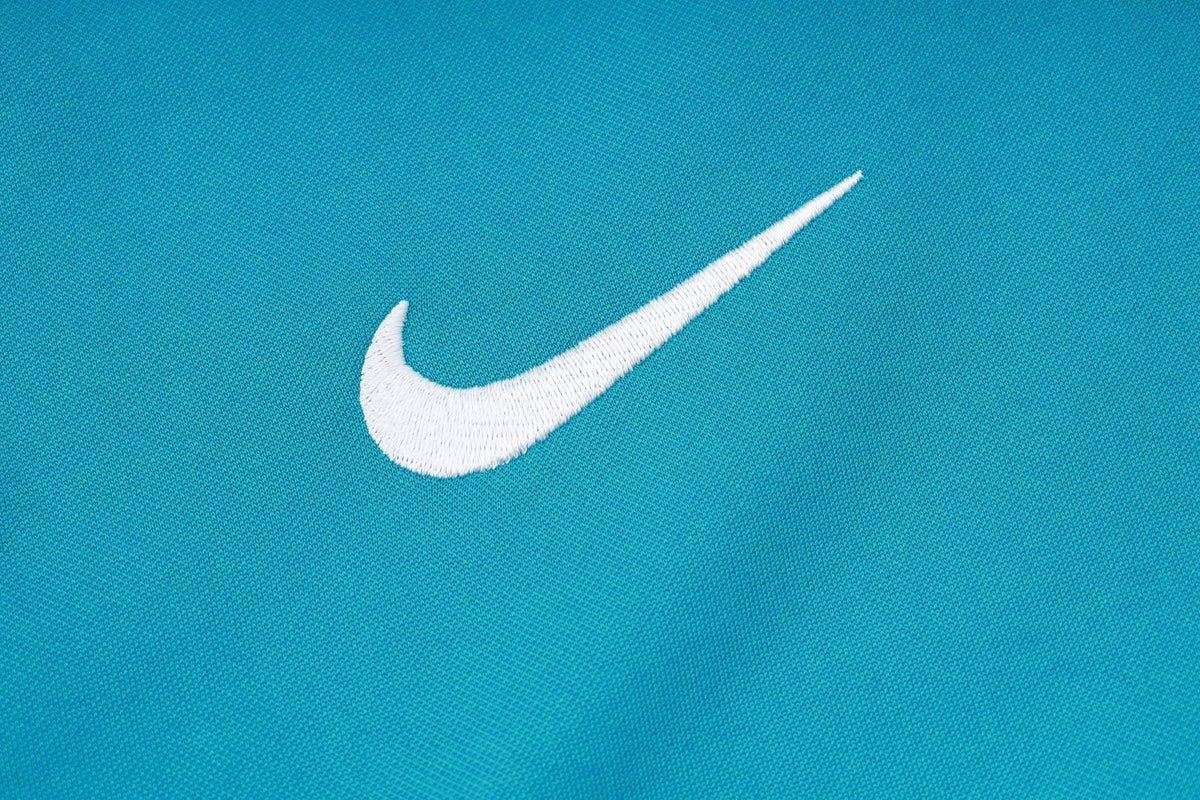 Tracksuit Kit - Detail