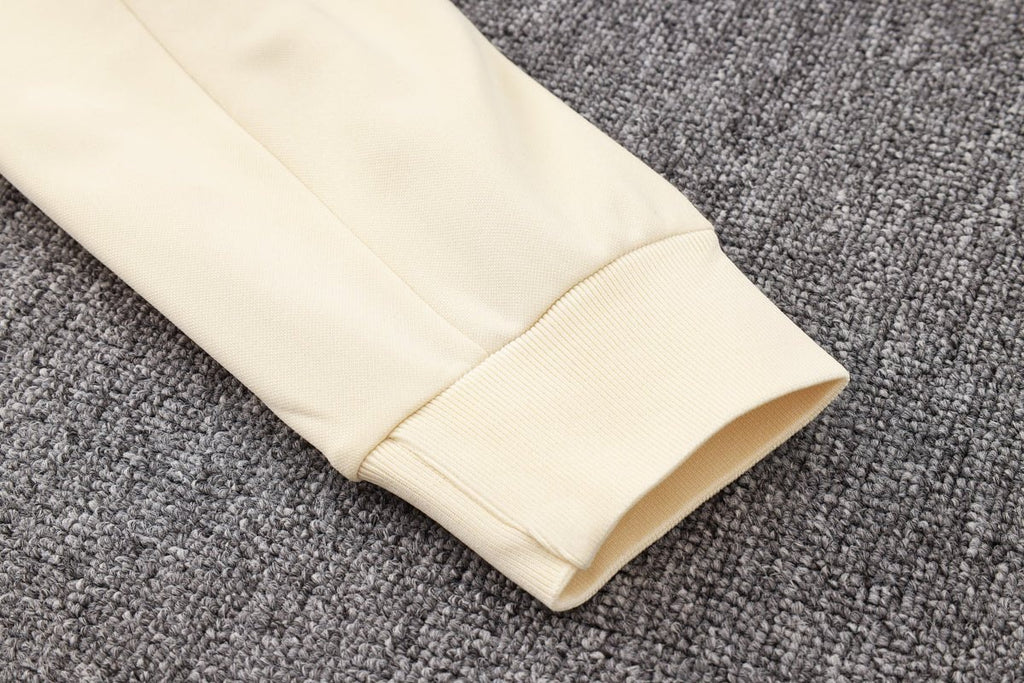 Tracksuit Kit - Detail