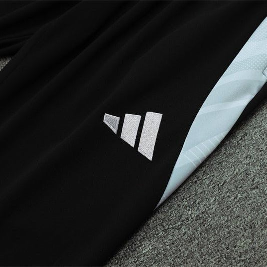 Special Edition Tracksuit Kit - Detail