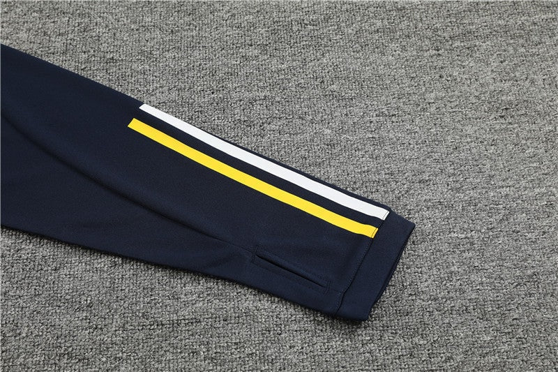 Special Edition Tracksuit Kit - Detail