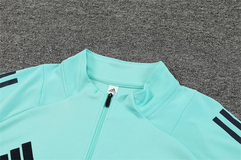 Special Edition Tracksuit Kit - Detail