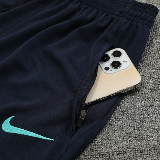 Special Edition Tracksuit Kit - Detail