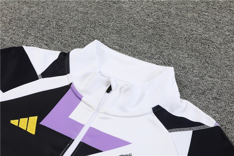 Special Edition Tracksuit Kit - Detail