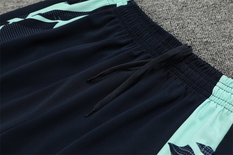 Special Edition Tracksuit Kit - Detail