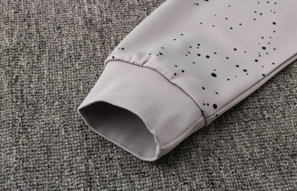 Tracksuit Kit - Detail