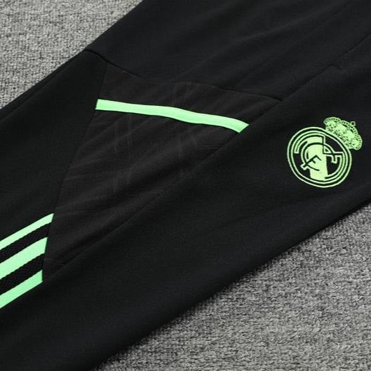 Special Edition Tracksuit Kit - Detail