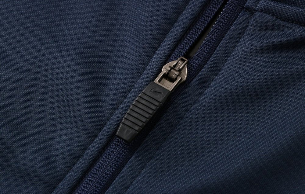 Tracksuit Kit - Detail