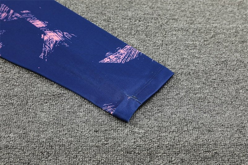 Special Edition Tracksuit Kit - Detail