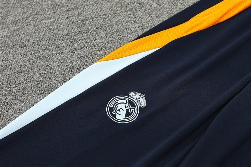 Special Edition Tracksuit Kit - Detail