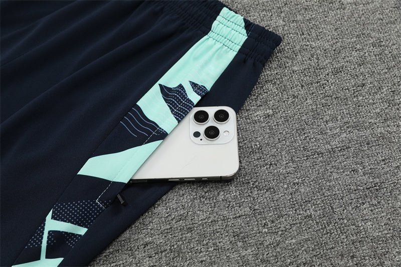 Special Edition Tracksuit Kit - Detail