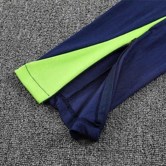 Special Edition Tracksuit Kit - Detail