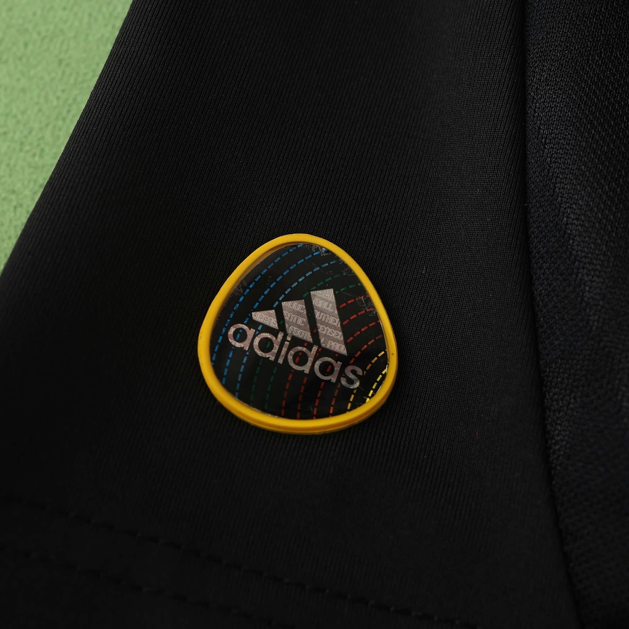 2010/11 Retro Third Shirt - View 8