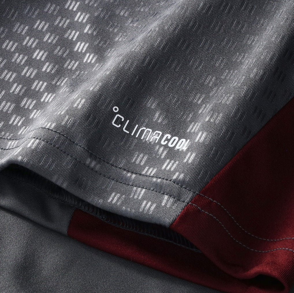 Training 26/27 Men's Shirt - Hem Detail
