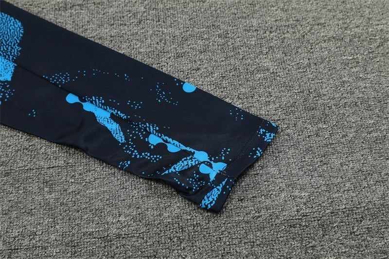 Special Edition Tracksuit Kit - Detail