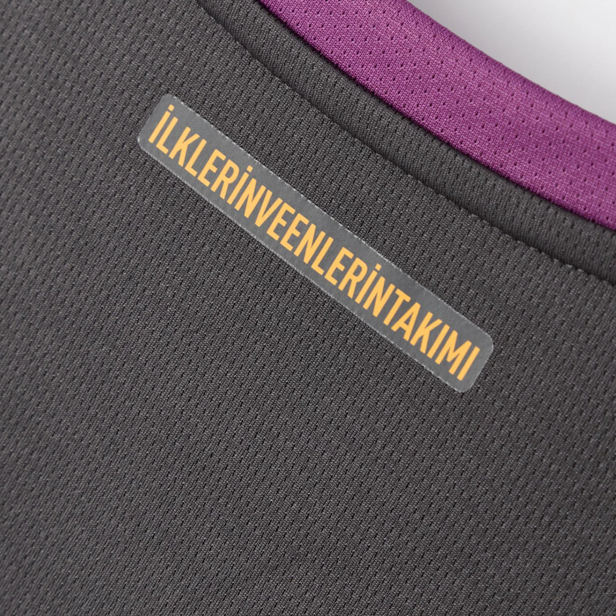 Third 26/27 Men’s Shirt - Back Detail