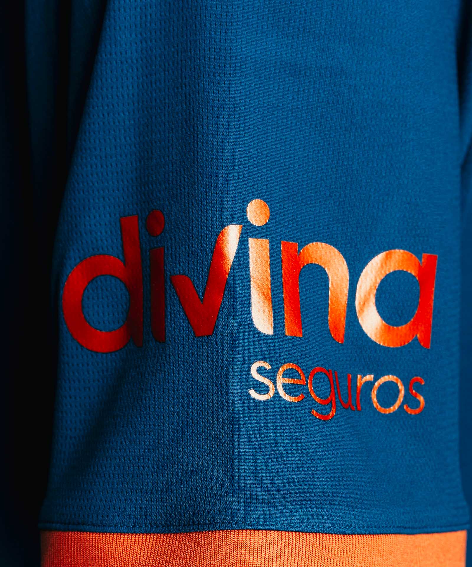 Away 26/27 Men's Shirt - Sleeve Detail
