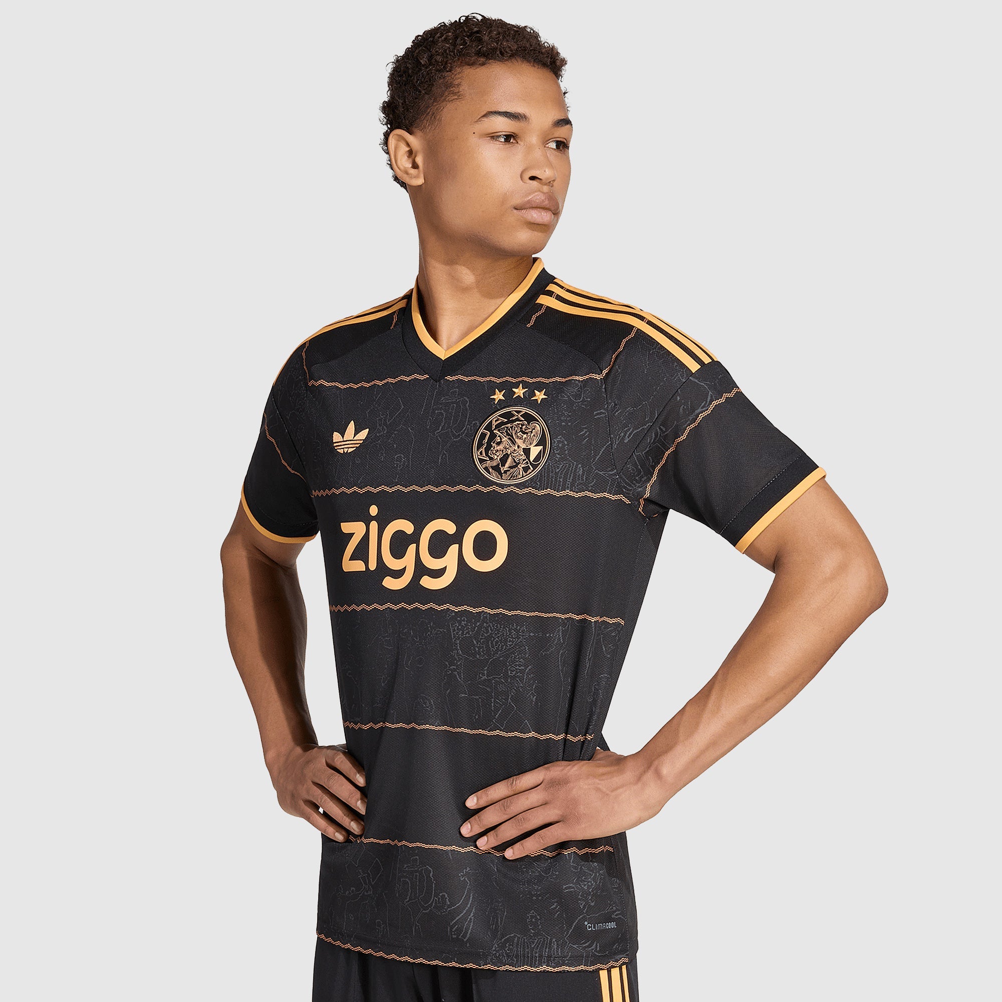 Away 26/27 Men's Shirt - Model Front Detail