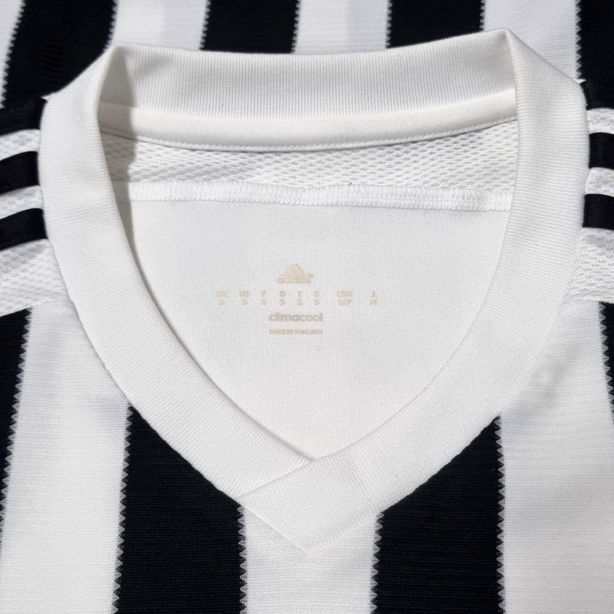 Retro Home 2015/16 Shirt - Inner Collar