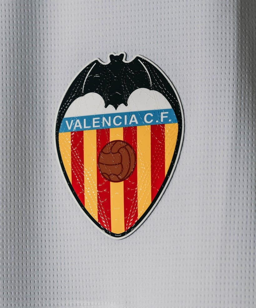 Home 26/27 Men's Shirt - Club Crest