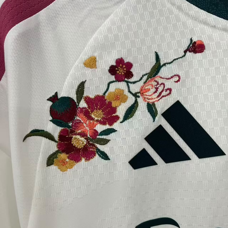 Embroidered Home 26/27 Player Edition Shirt - Detail