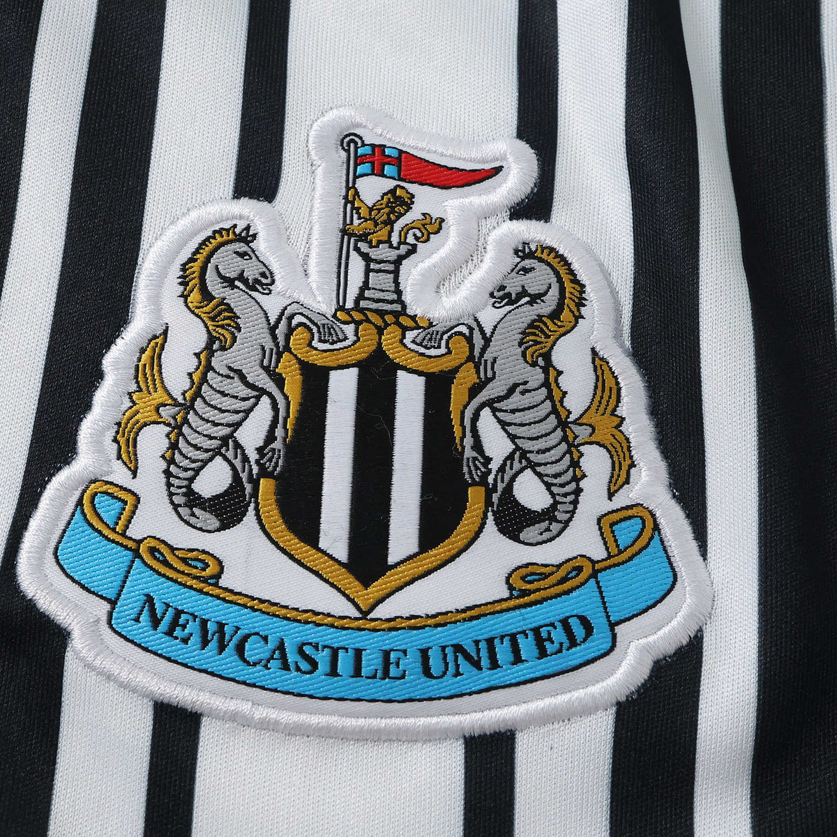 Home 26/27 Men's Shirt - Club Crest