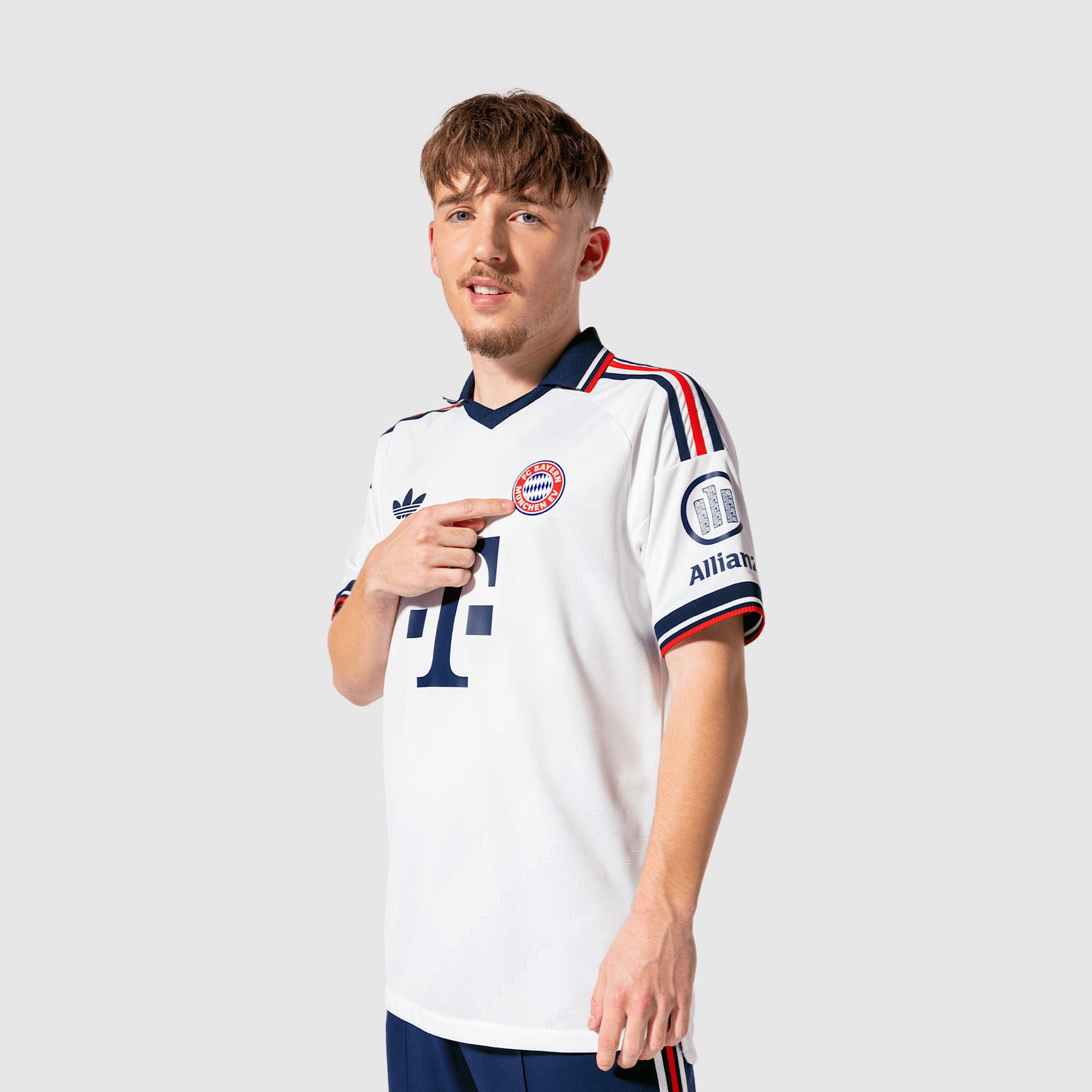 Away 26/27 Player Edition Shirt - Model Detail