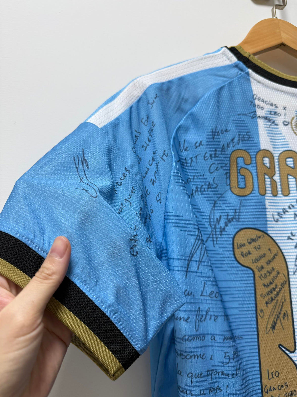 Gracias 10 Autographed Special Edition 26/27 Player Edition Shirt - Detail
