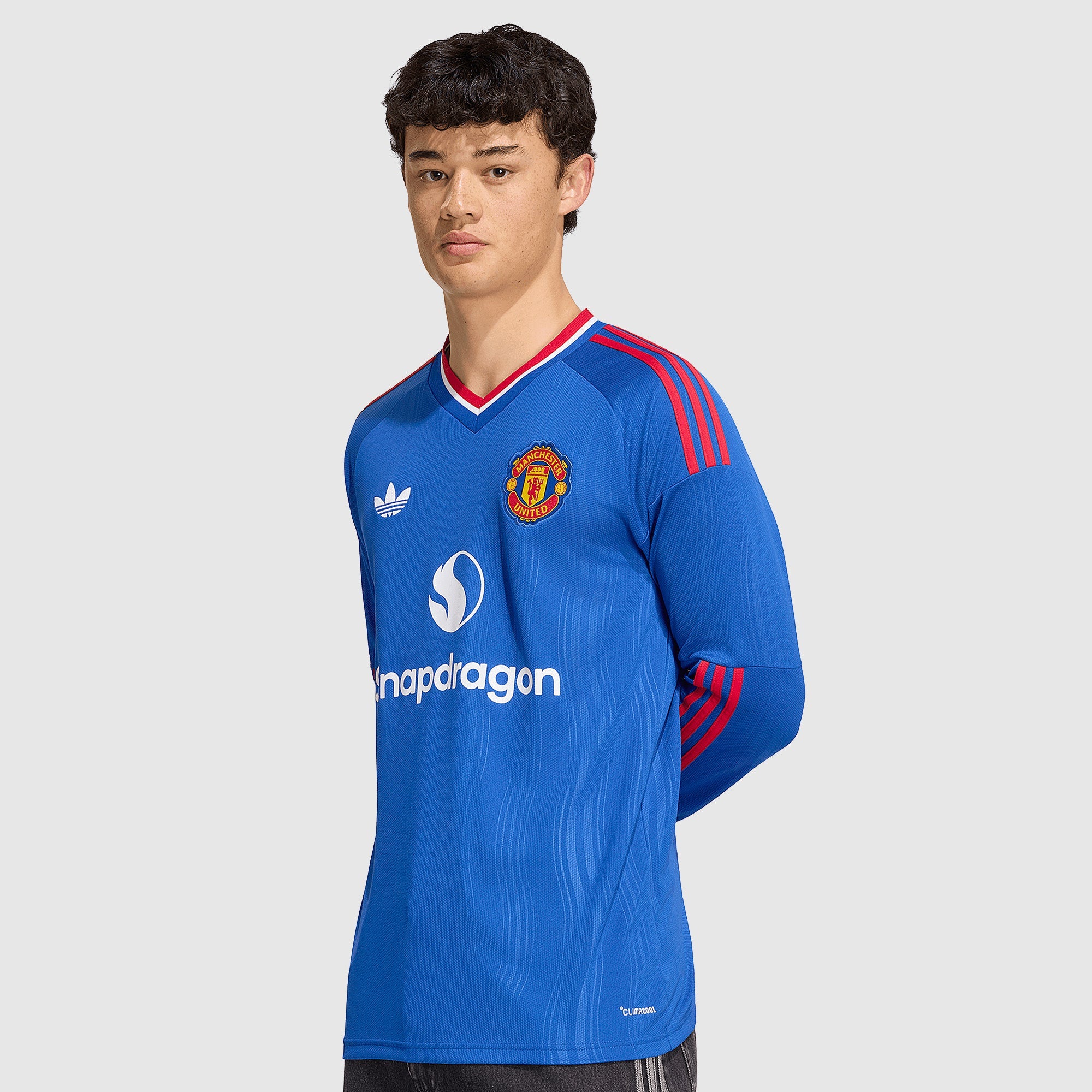 Away 26/27 Men's Long Sleeve Shirt - Model Front