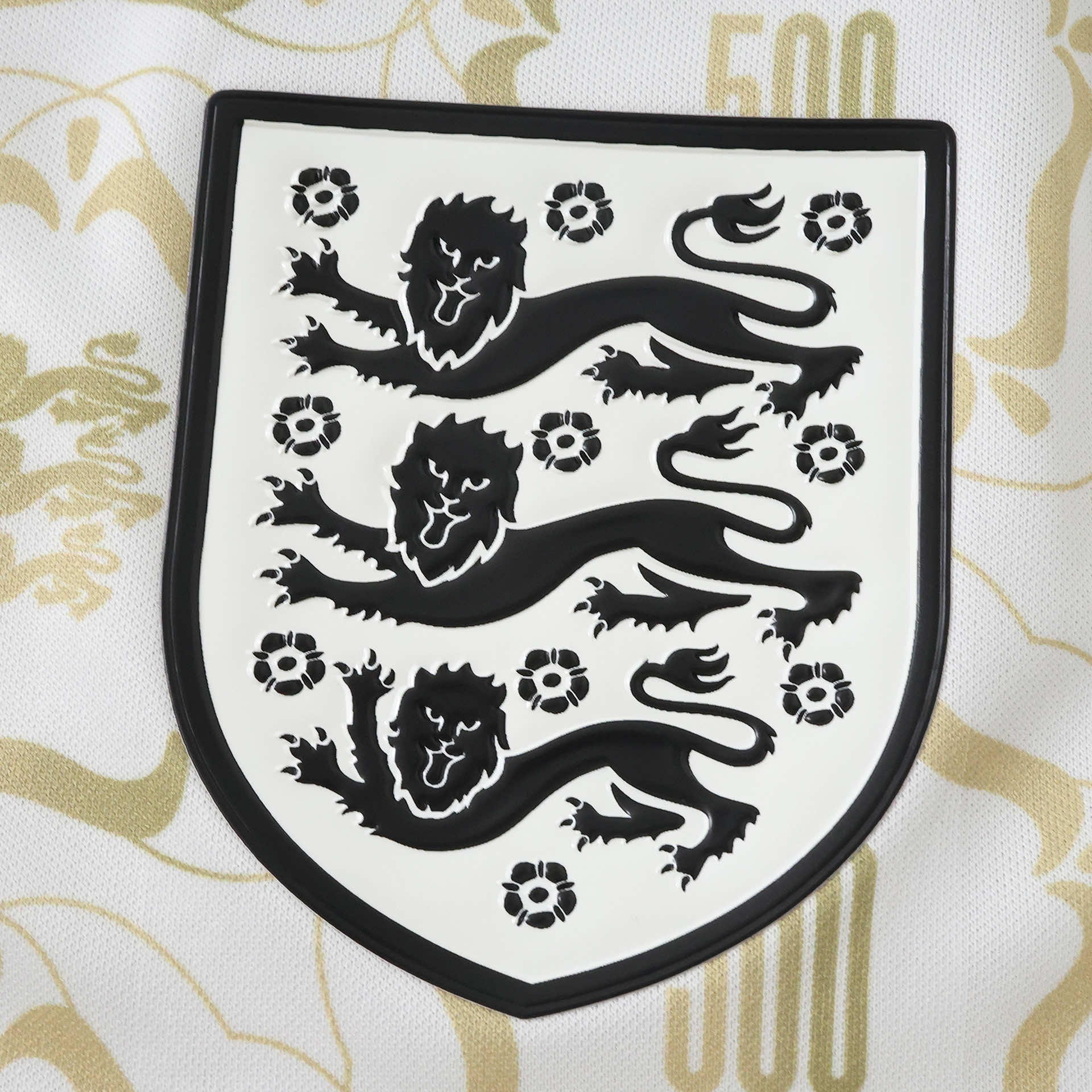 500th Anniversary White 26/27 Men's Shirt - Club Crest
