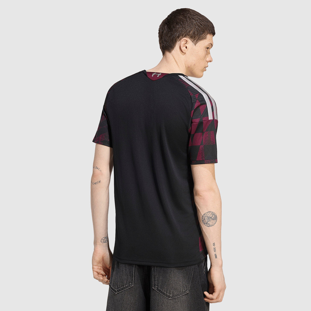 Third 26/27 Men's Shirt - Model Back