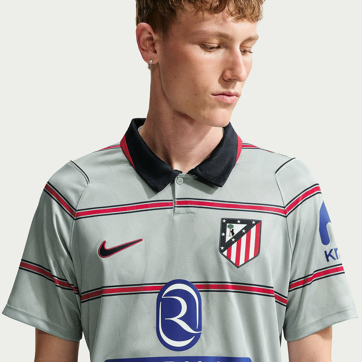 Third 26/27 Men's Shirt - Collar Detail