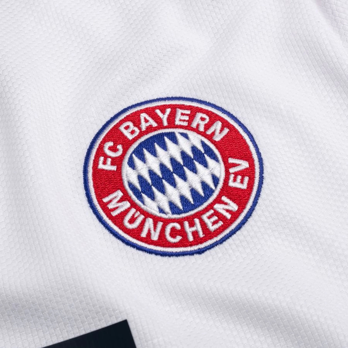 Away 26/27 Men's Shirt - Club Crest