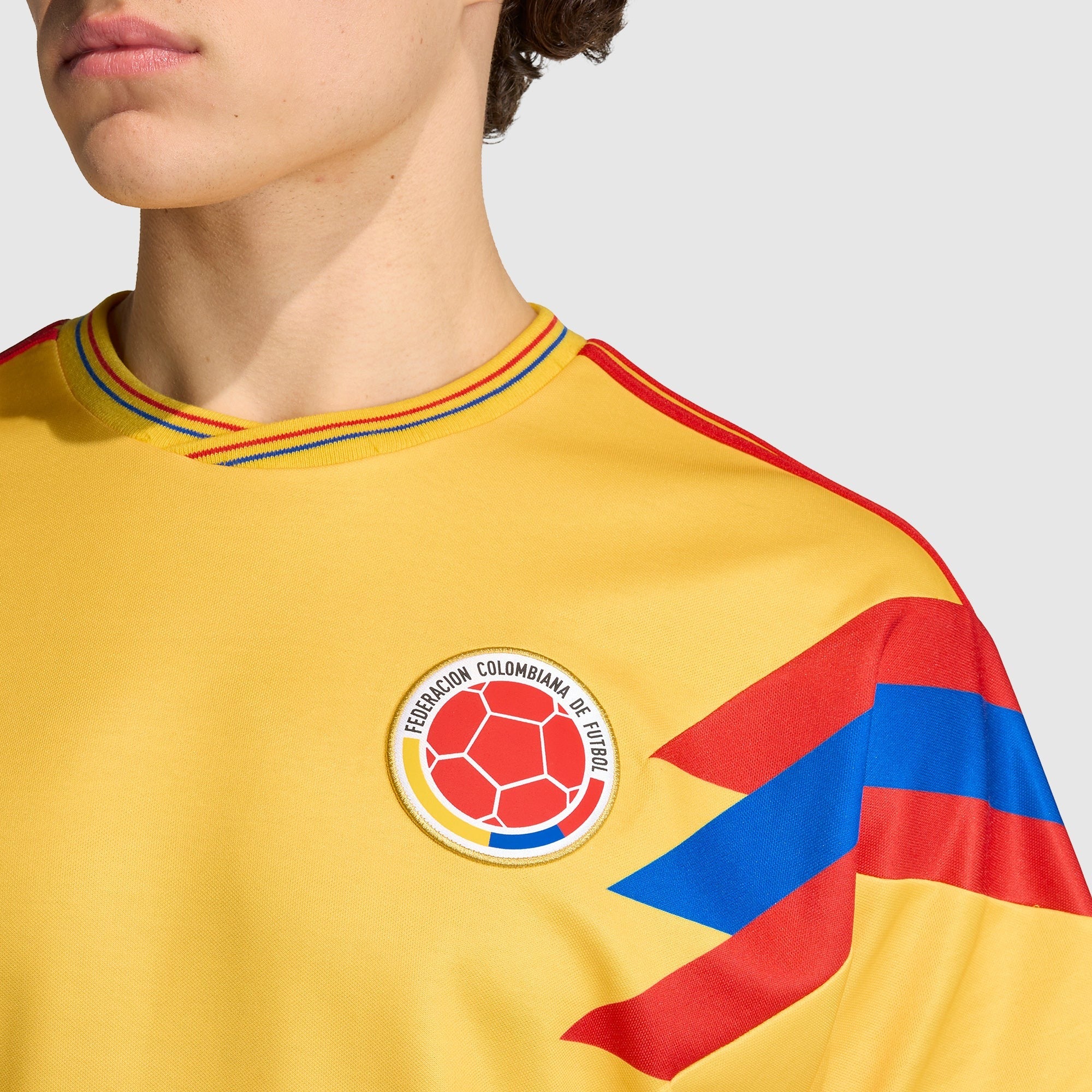 Retro Away 1990 Shirt - Club Crest