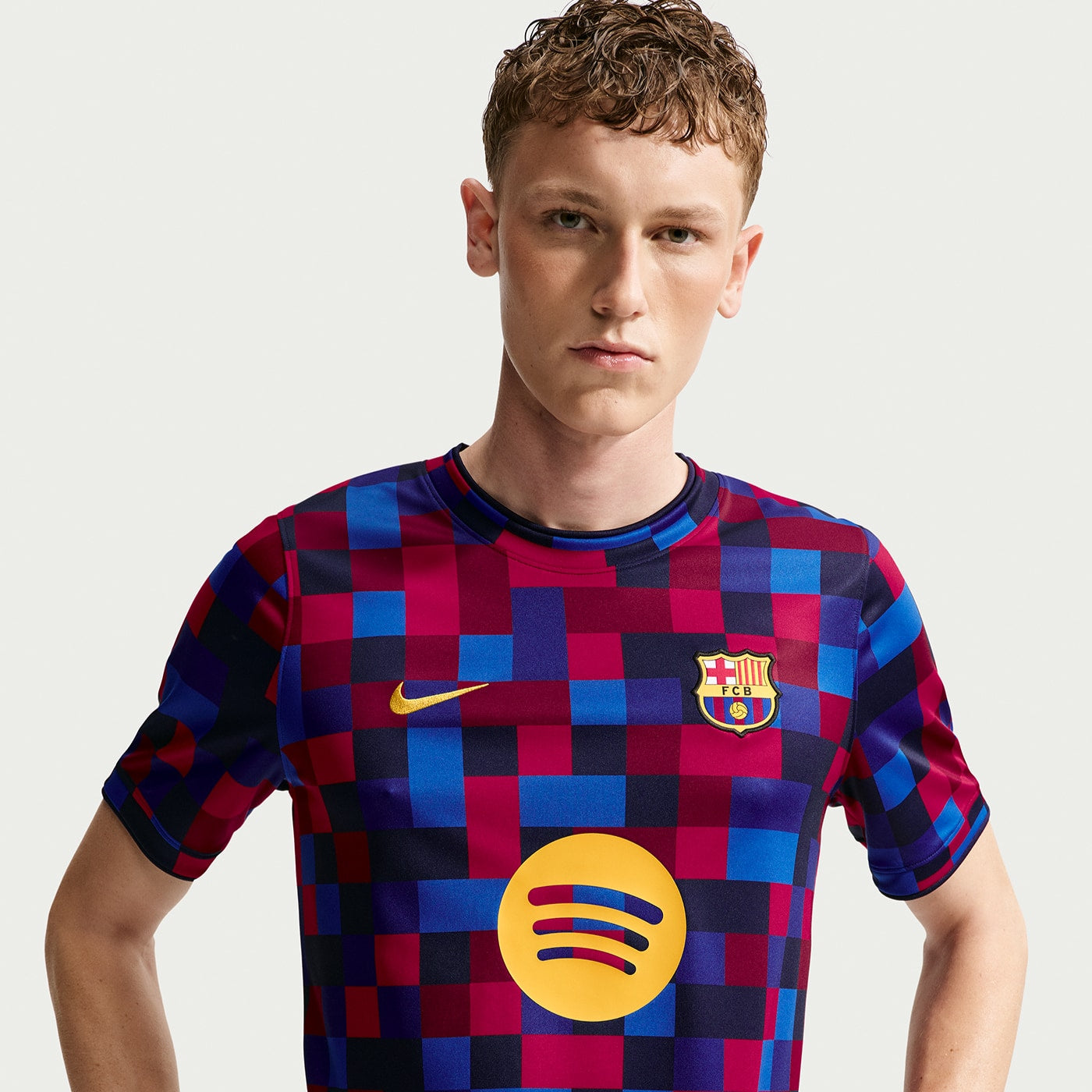 Pre-Match 26/27 Shirt - Model Detail