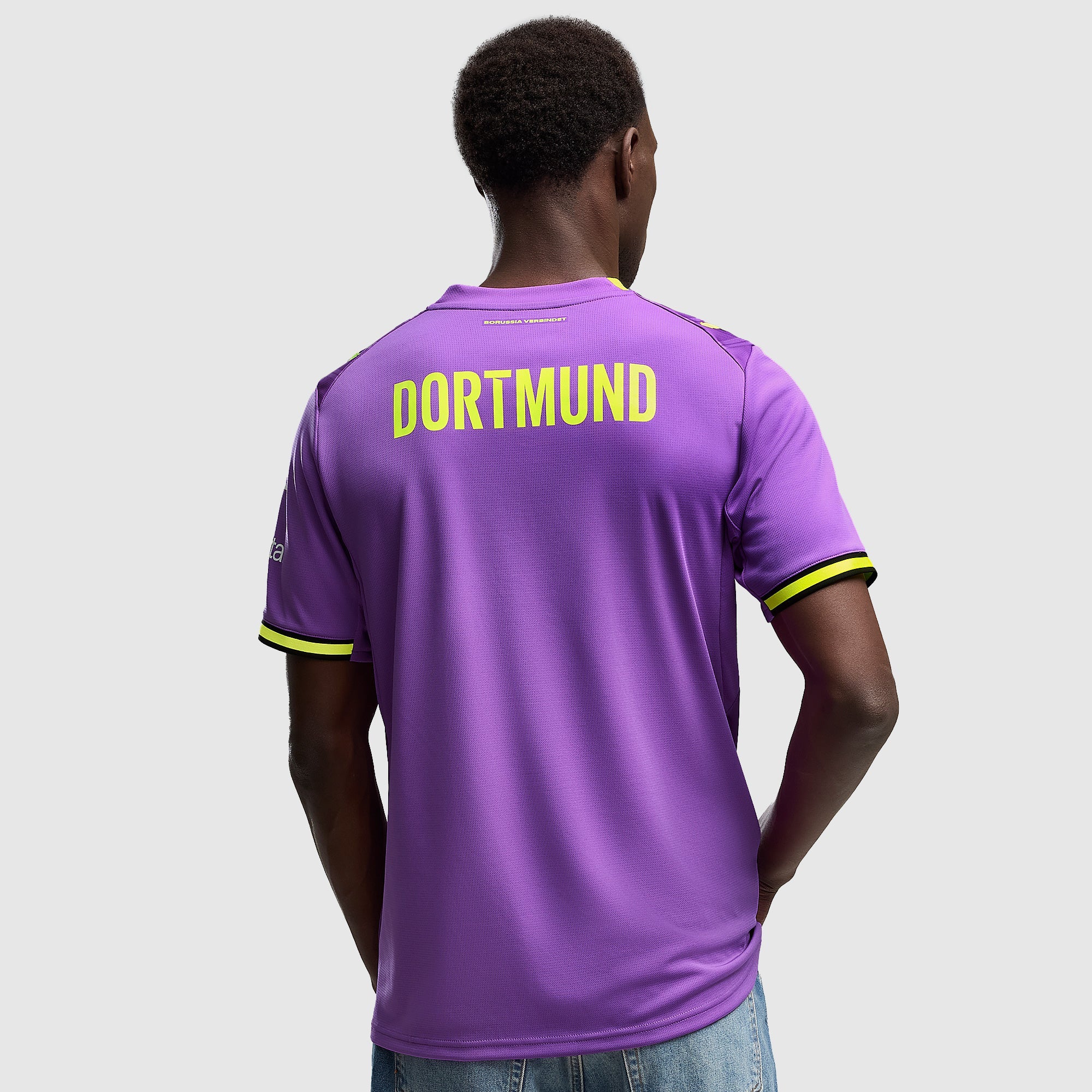 Away 26/27 Men's Shirt - Model Back
