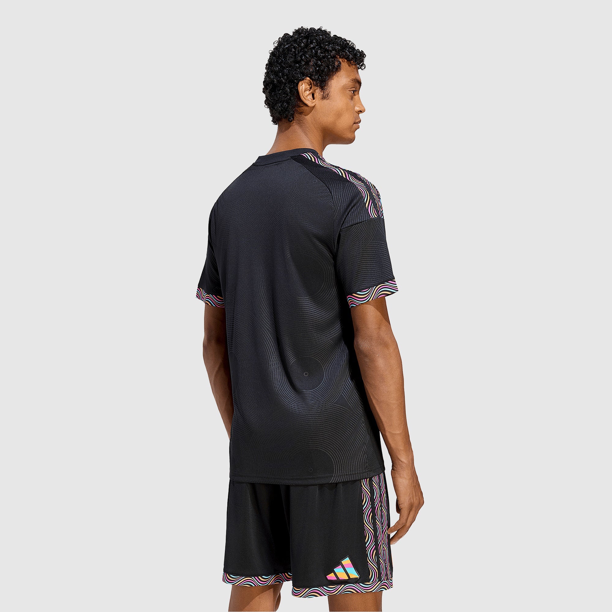 Third 26/27 Men's Shirt - Model Back