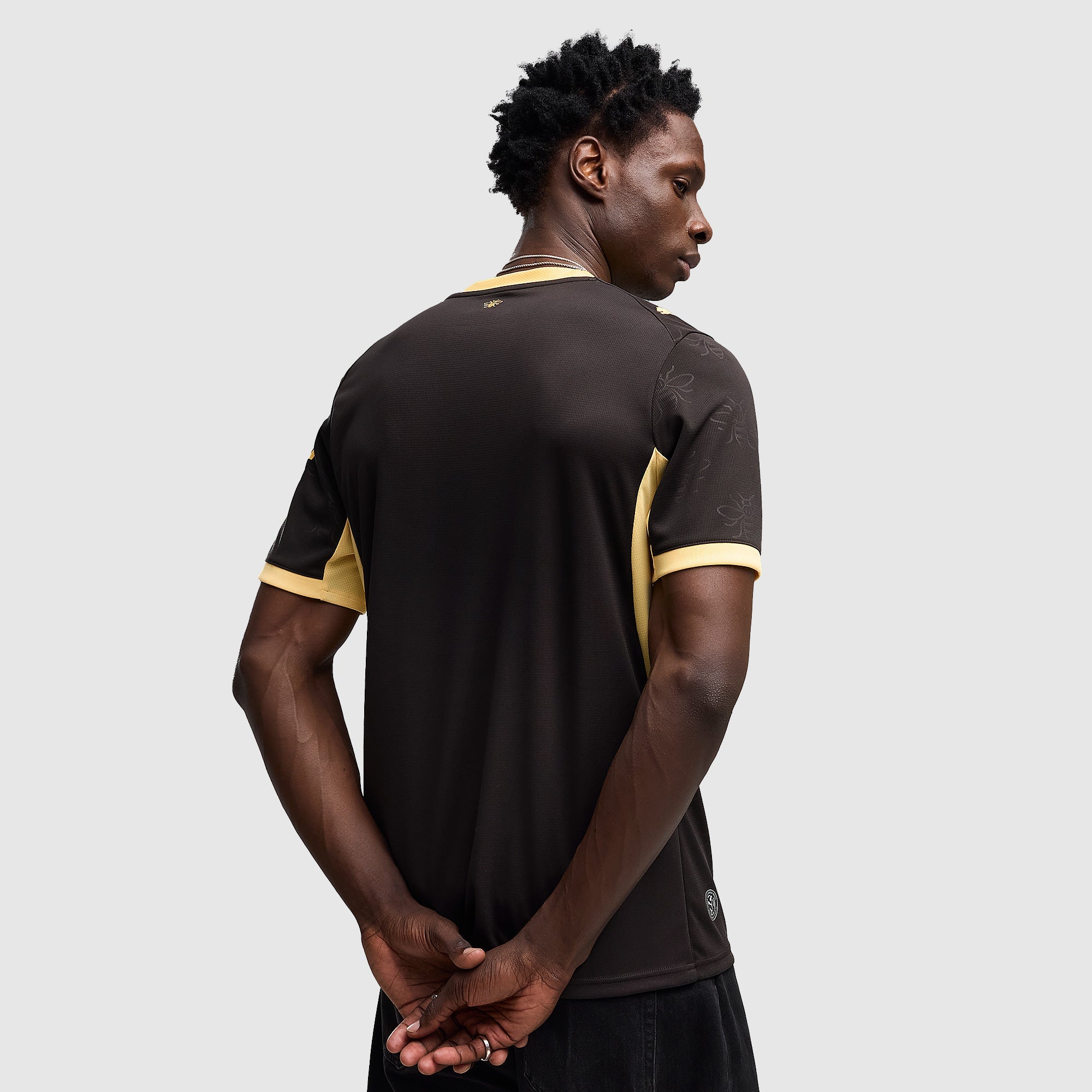 Away 26/27 Men's Shirt - Model Back