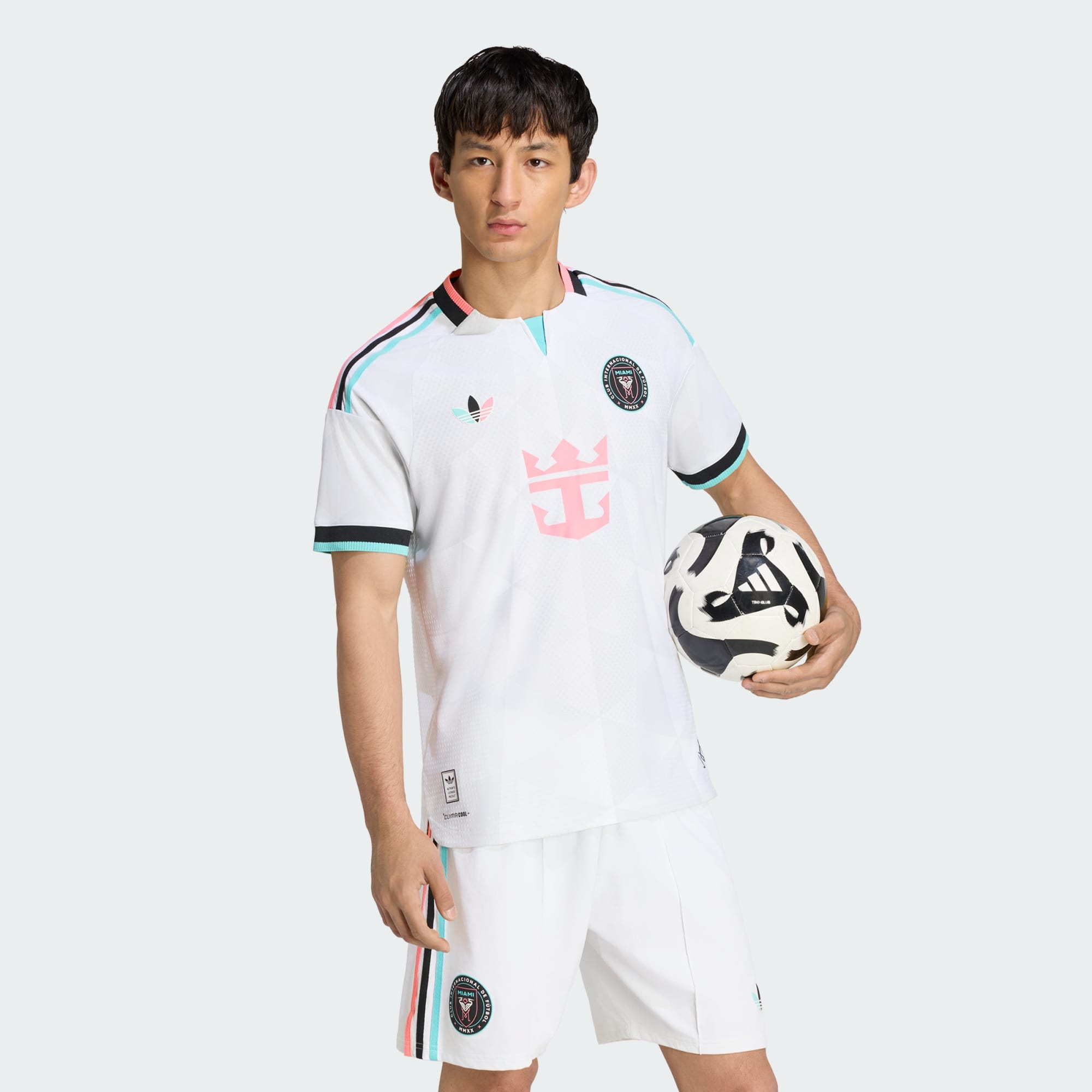 Third 26/27 Player Edition Shirt - Model Front