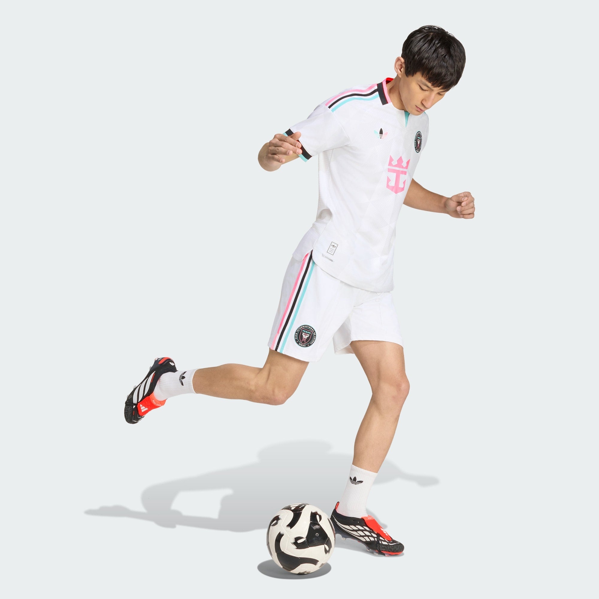 Third 26/27 Player Edition Shirt - Model Action